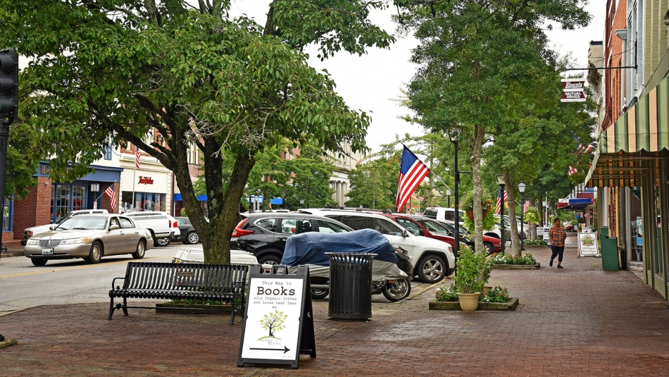 Tree-lined Broad Street in Edenton.